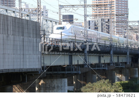 乗り物交通、多摩川の鉄橋を渡って東京へ 乗り物交通、多摩川の鉄橋を渡って東京へ 58473621