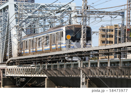 乗り物交通、東京から多摩川の鉄橋を渡って川崎へ 乗り物交通、東京から多摩川の鉄橋を渡って川崎へ 58473977