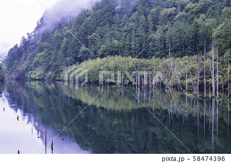 （長野県）王滝村の自然湖 58474396
