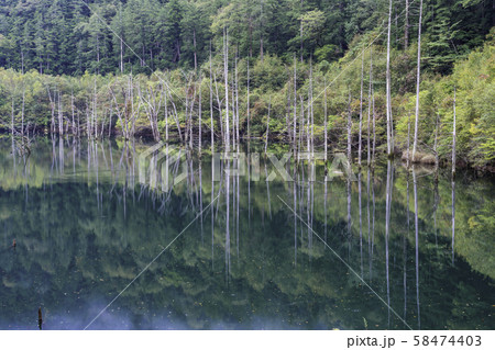 （長野県）王滝村の自然湖 58474403