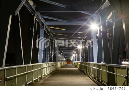 夜道と橋 夜道と橋 58474791