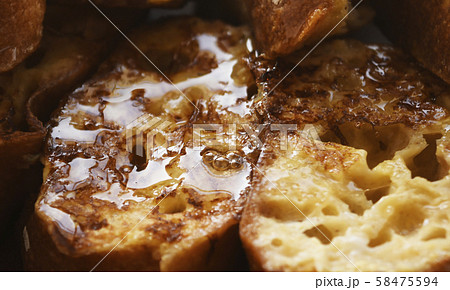 フレンチトースト　蜂蜜　ハチミツ　朝食　パン　食べ物　おいしい　卵 58475594