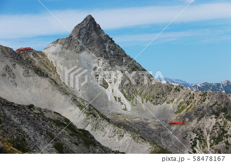 北アルプス 槍穂高連峰 中岳南岳縦走路からの風景 槍ヶ岳、槍ヶ岳山荘、殺生ヒュッテを望むの写真素材 [58478167] - PIXTA