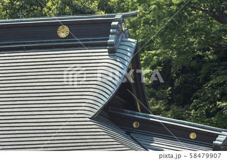 神社屋根 58479907