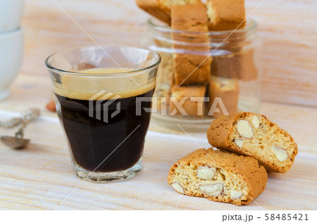 Italian almond sweets biscuits (cookies) Italian almond sweets biscuits (cookies) 58485421