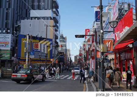 大宮駅東口の商店街 58489915