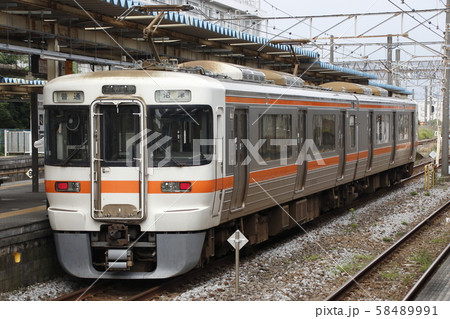 国府津駅に停車中の御殿場線313系 58489991