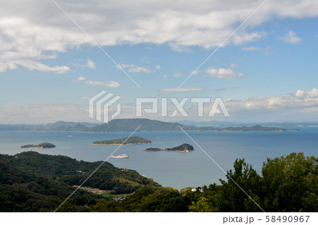 ジャンボフェリーが往く3(高松市庵治沖瀬戸内海 稲毛島・鎧島・兜島・豊島背景) ジャンボフェリーが往く3(高松市庵治沖瀬戸内海 稲毛島・鎧島・兜島・豊島背景) 58490967