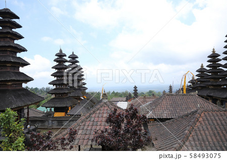 ブサキ寺院 58493075