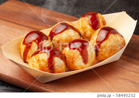 ソースをかけたたこ焼き 58495232
