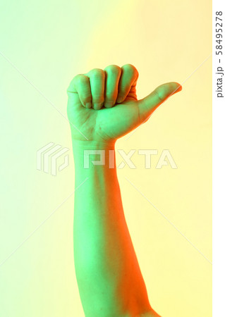 Hands 58495278