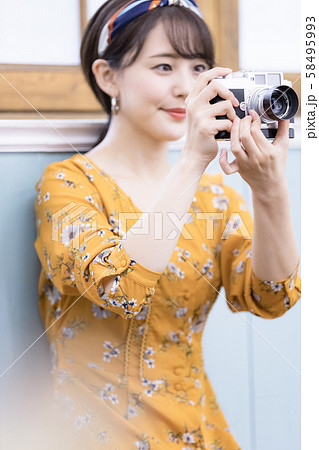 女性 ライフスタイル フィルムカメラ 女性 ライフスタイル フィルムカメラ 58495993