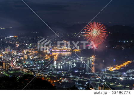 [長崎県]佐世保市夜景と花火 58496778