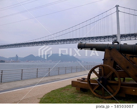 【山口】馬関海峡（砲台跡と関門橋） 58503007