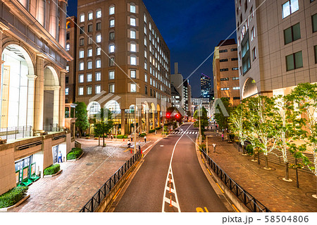 《東京都》イタリア街の夜景・汐留 《東京都》イタリア街の夜景・汐留 58504806