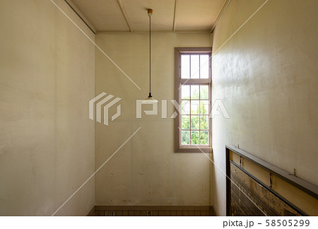 廃校 吹き抜け窓 廃校 吹き抜け窓 58505299