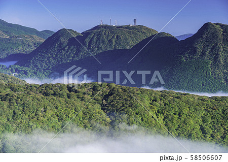 （神奈川県）雲海に浮かぶ、箱根二子山・無線中継所 58506607