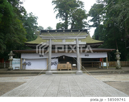 茨城県鹿嶋市宮中にある神社である鹿島神宮、鹿嶋神宮で関東最古の神社 58509741