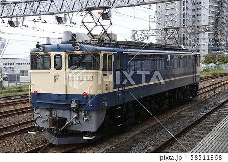 宇都宮にて出発待ちのEF65電気機関車 58511368