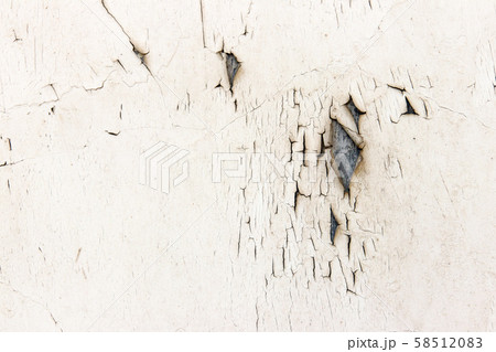 Fine cracks in the paint Fine cracks in the paint 58512083
