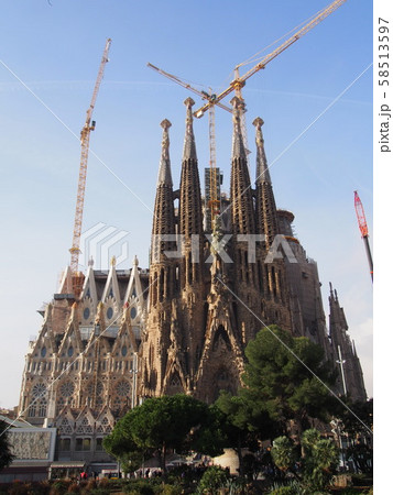 サグラダファミリア・スペイン・晴れ 58513597