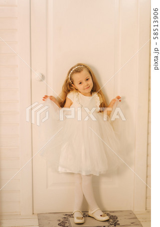 Beautiful little girl go home. For celebrating Christmas 58513906