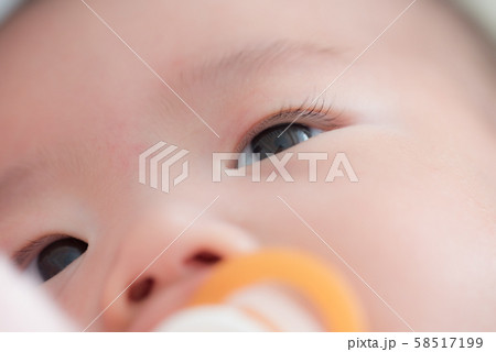 赤ちゃん 58517199