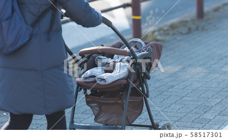 赤ちゃん 58517301