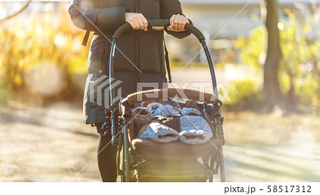 赤ちゃん 58517312