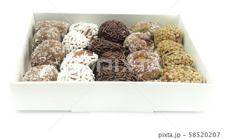 Assorted Round Chocolate Candy Balls in A Box 58520207