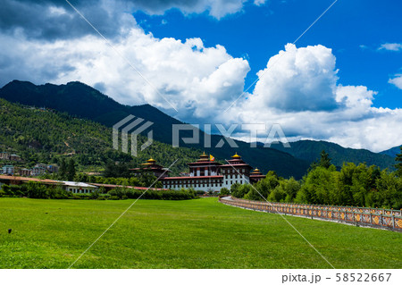 ブータン王国　ティンプー　タシチョゾン 58522667