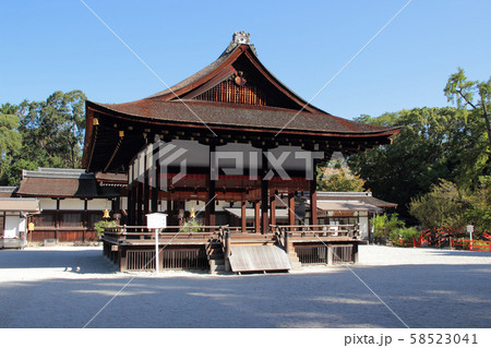 京都　下鴨神社　舞殿 58523041