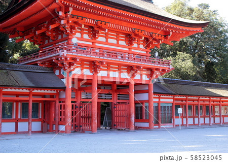 京都　下鴨神社　楼門 58523045