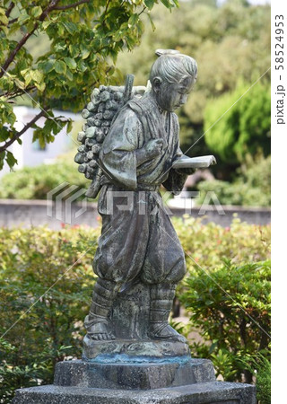 二宮金次郎（二宮尊徳）像 58524953