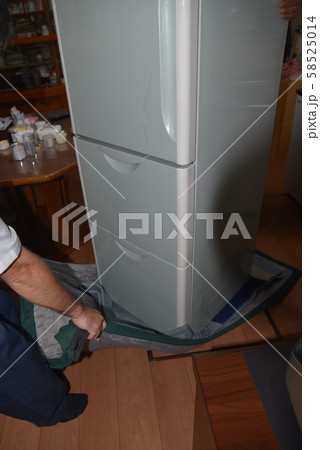 家庭用冷蔵庫の設置 58525014