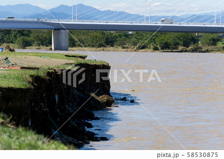 多摩川増水　台風19号　2019年　河原浸食 58530875