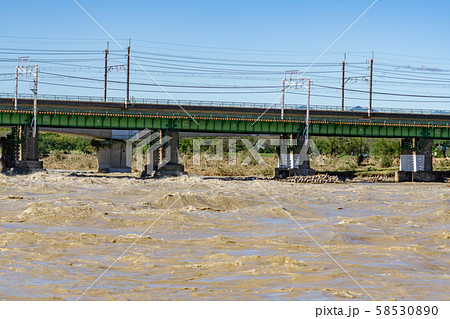 多摩川増水 台風19号 2019年 南武線多摩川橋梁 多摩川増水 台風19号 2019年 南武線多摩川橋梁 58530890