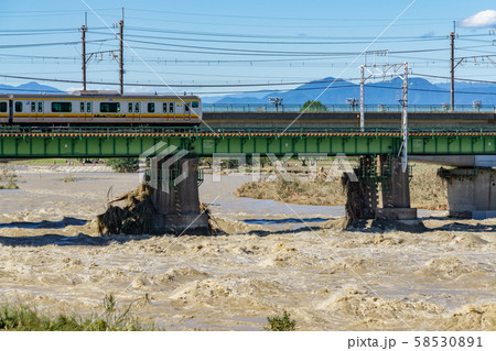 多摩川増水 台風19号 2019年 南武線多摩川橋梁 多摩川増水 台風19号 2019年 南武線多摩川橋梁 58530891