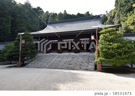 近江神宮　内拝殿 58531973