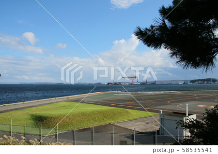 海沿いのヘリポート 58535541