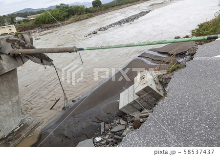 田中橋崩落 58537437