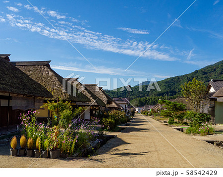 江戸時代の趣そのままの大内宿　街並み 58542429