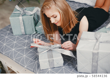 beauty christmas girl 58544136