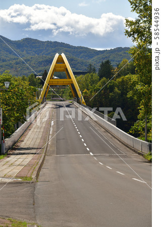 北海道ニセコ町でニセコ大橋の風景を撮影 58544936