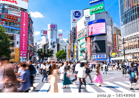 《東京都》渋谷駅前・スクランブル交差点 58548968