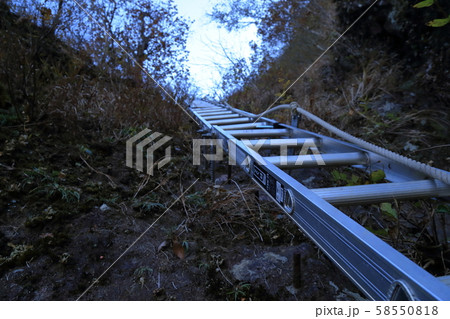 [定額] 秋の妙義山、表縦走の鷹戻し 58550818