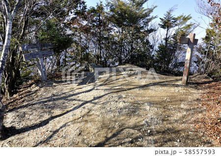 奥武蔵 小持山山頂 奥武蔵 小持山山頂 58557593