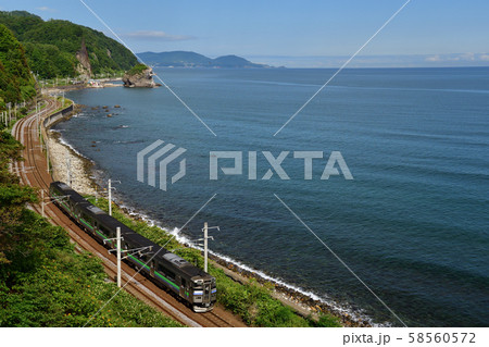 海沿いを走るキハ201系快速ニセコライナー 海沿いを走るキハ201系快速ニセコライナー 58560572