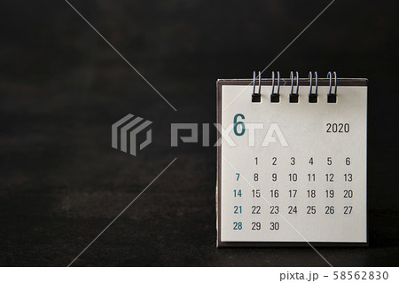 2020年6月　カレンダー 58562830
