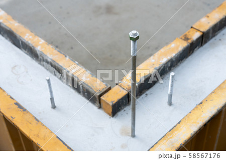 基礎工事　（型枠　ボルト　コンクリート） 58567176